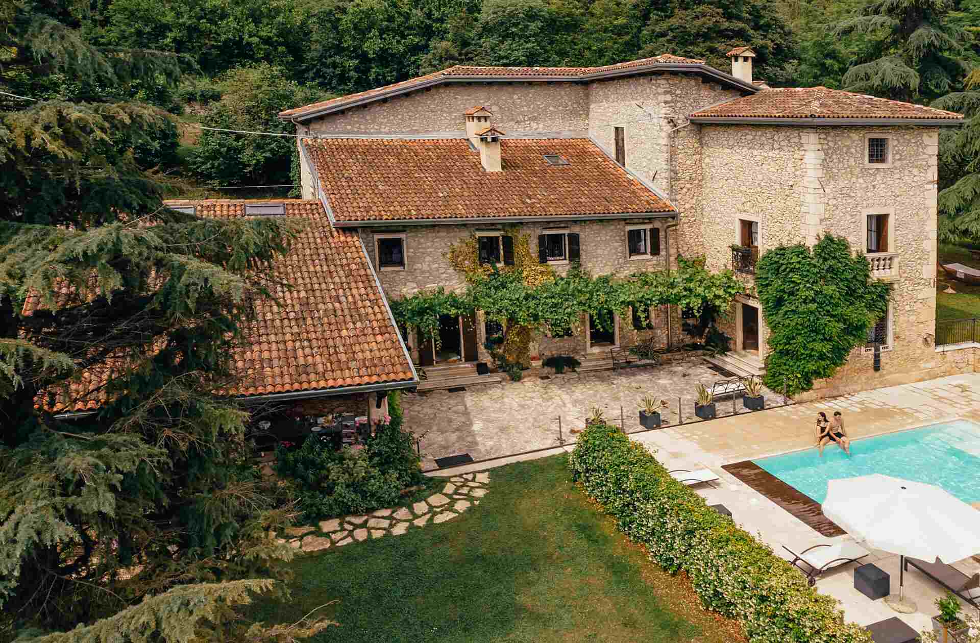 Canva_LightFieldStudio_aerial view of couple at Finca Mallorca